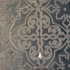 Tiffanys Elsa large Peretti teardrop necklace.